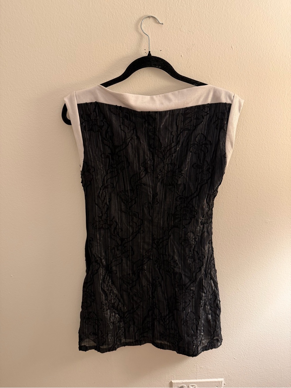 Black Floral Pattern Overlay Shift Dress with White Trim